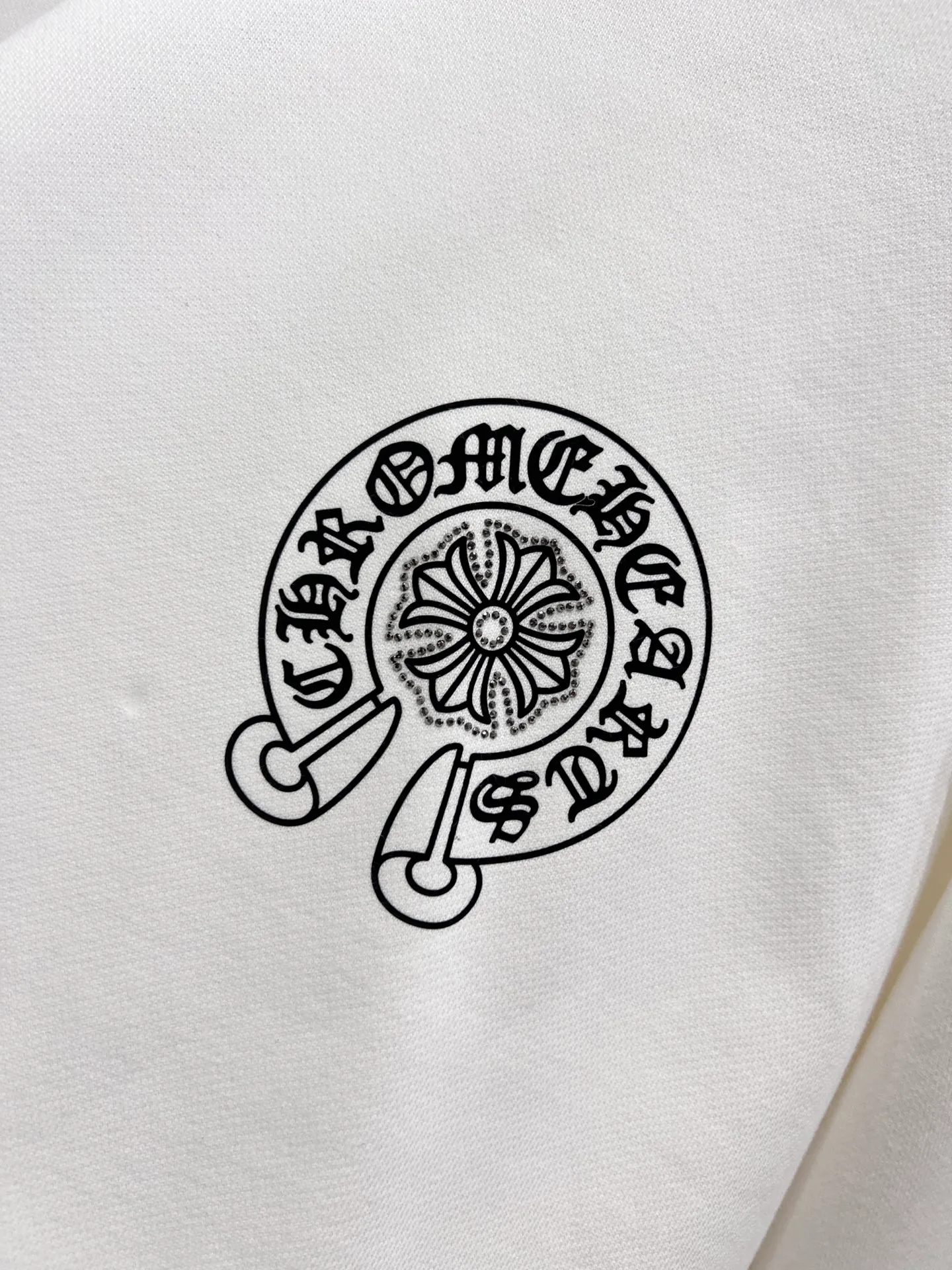 🅿️260 CH Crow 2025 autumn and winter new round neck long-sleeved sweatshirt Ten horseshoe Sanskrit characters Middle Eastern and Australian diamonds + flocking design technology The real thing is great🔥Same style for men and women Loose version Size S M L XL XXL Five sizes black white